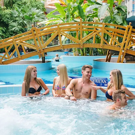 فندق Aquaticum Termal & Wellness ديبريتْسين